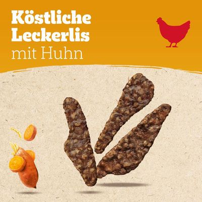 Köstliche Leckerlis mit Huhn, dargestellt mit Süsskartoffeln und Getreide. Rote Silhouette eines Huhns oben rechts.
