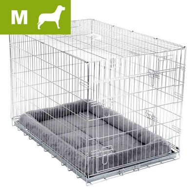 Metalowa klatka dla psa z szarą poduszką, rozmiar M widoczny w lewym górnym rogu na zielonym tle z ikoną sylwetki psa.