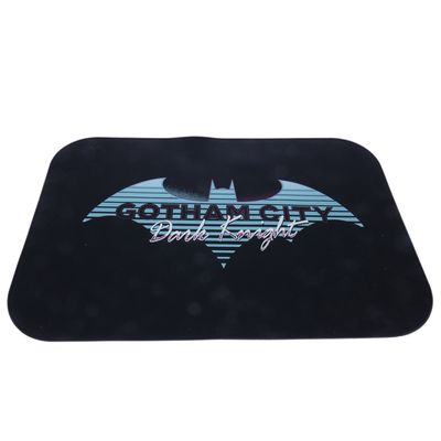 Tappetino nero con logo Batman e testo "Gotham City Dark Knight" in blu e bianco.