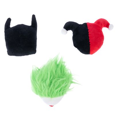 Три плюшевые игрушки: черная головная часть с ушами, красно-черная шутовская головная часть и зеленая головная часть с искусственным мехом.