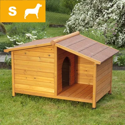 Hundehus i træ med brun tagbelægning, størrelse S vist med hvidt hundesymbol og bogstavet S øverst til venstre. Åben indgang og overdækket terrasse synlig.