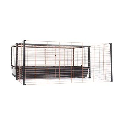 Gehege mit Metall-Gitterwänden und schwarzer Kunststoffwanne, rechteckige Form. Gehege mit Metall-Gitterwänden und schwarzer Kunststoffwanne, rechteckige Form.