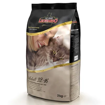 Опаковка Leonardo Cat Food Adult 32/16, 2 кг. Видими надписи: Super Premium Quality, Made in Germany. Снимка на жена с котка върху опаковката. Опаковка Leonardo Cat Food Adult 32/16, 2 кг. Видими надписи: Super Premium Quality, Made in Germany. Снимка на жена с котка върху опаковката.