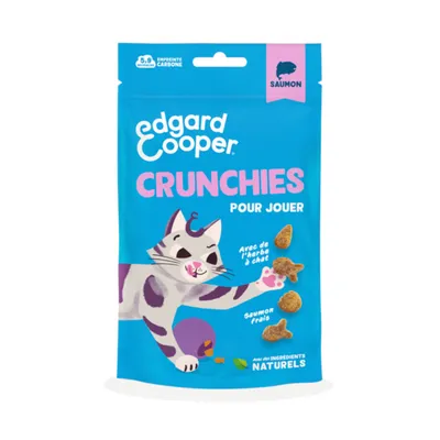 Edgard Cooper Crunchies Pour Jouer au saumon frais et à la cataire. Fabriqué avec des ingrédients naturels. Empreinte carbone : 5,9 g.