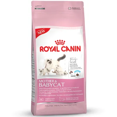 Royal Canin Mother & Babycat -kuivaruokapakkaus, vaaleanpunainen pussi, kuvassa kissa ja pentuja, tekstit: Natural Defences, Digestive health, Special easy weaning, NEW