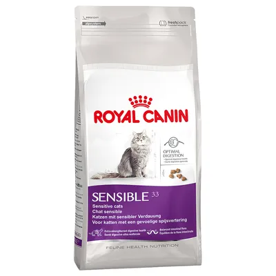 Royal Canin Sensible 33, suha hrana za mačke, tekst: Sensitive cats, Optimal Digestion, za osjetljivu probavu. Slika mačke i granula na pakiranju.