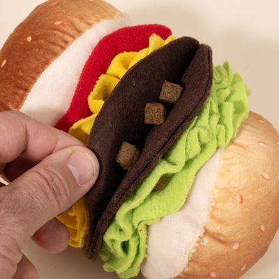 TIAKI inteligentní hračka Burger