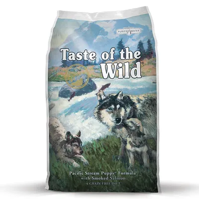Taste of the Wild Pacific Stream Puppy Formula with Smoked Salmon. A grain-free diet. PURIFIED WATER. Billede af ulve og laks på emballagen.