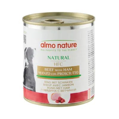 Boîte de nourriture pour chien almo nature Natural HFC, bœuf avec jambon. Texte visible en plusieurs langues : BEEF WITH HAM, MANZO CON PROSCIUTTO, BOEUF AVEC JAMBON.