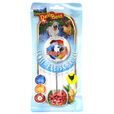 Опаковка DeliBest SensiPet Sensi-Fleischrolle с изображение на кучета, кубчета месо и символ на пиле. Видим текст: Sensitive Pet Food, Swiss Quality, Gluten Free.