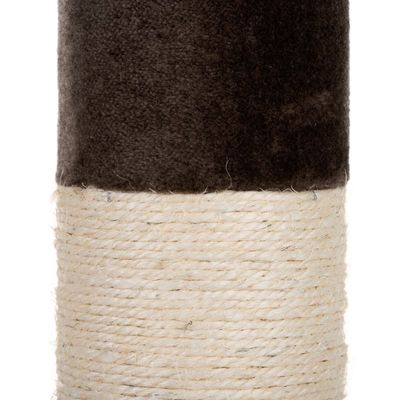 Dettaglio di un tiragraffi con parte superiore in tessuto marrone e parte inferiore avvolta in corda di sisal chiara.