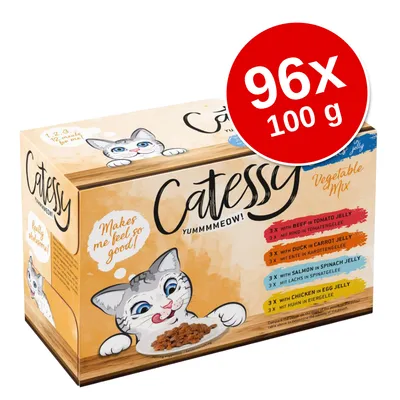 Catessy Vegetable Mix, 96 x 100 g. Widoczne smaki: wołowina w galaretce pomidorowej, kaczka w galaretce marchewkowej, łosoś w galaretce szpinakowej, kurczak w galaretce jajecznej.