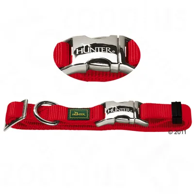 Collar rojo para perro con cierre metálico y logo Hunter, incluye anilla en D para correa. Collar rojo para perro con cierre metálico y logo Hunter, incluye anilla en D para correa.