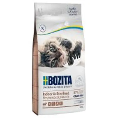 Sac de croquettes Bozita Indoor & Sterilized pour chat, texte visible : Swedish Natural Quality, 52 % chicken, 10 kg. Image d’un chat sur l’emballage.