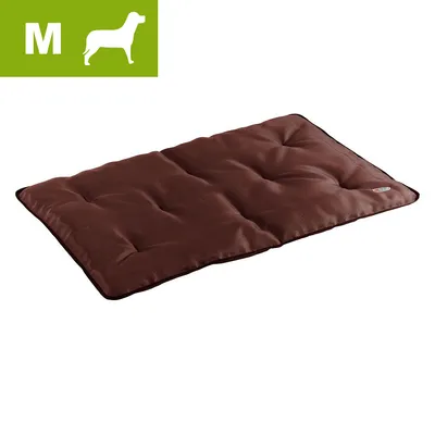 Ruskea koiran makuualusta, koko M merkitty vihreällä laatikolla vasemmassa yläkulmassa, pehmustettu kangaspinta, näkyvissä pieni tuotemerkki oikeassa alakulmassa. Ruskea koiran makuualusta, koko M merkitty vihreällä laatikolla vasemmassa yläkulmassa, pehmustettu kangaspinta, näkyvissä pieni tuotemerkki oikeassa alakulmassa.