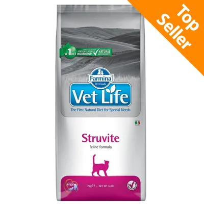 Farmina Vet Life Struvite feline formula, 2 kg. Testi visibili: 'The First Natural Diet for Special Needs', 'Top Seller', 'GMO free', 'Natural antioxidants', bandiera italiana.