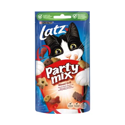 Latz Party Mix Mixed Grill kattegodbidder. Synlige tekst: 'Protein', 'Vitaminer', 'Omega 6'. Blandet form og farve på godbidder vist på emballagen.