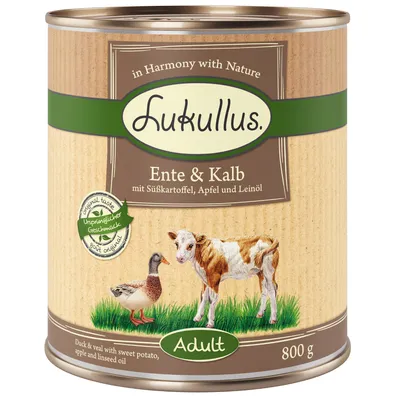 800g konzerva Lukullus Adult kachna a telecí s batátem, jablkem a lněným olejem. Původní chuť, in Harmony with Nature.