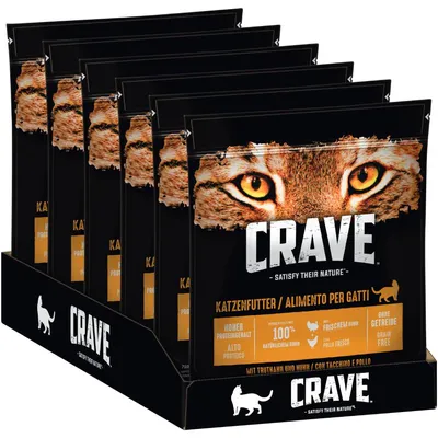 Confezione multipla di CRAVE alimento per gatti, alto proteico, con tacchino e pollo, senza cereali. Testo visibile: 'KATZENFUTTER / ALIMENTO PER GATTI', 'ALTO PROTEICO', 'SENZA CEREALI'.