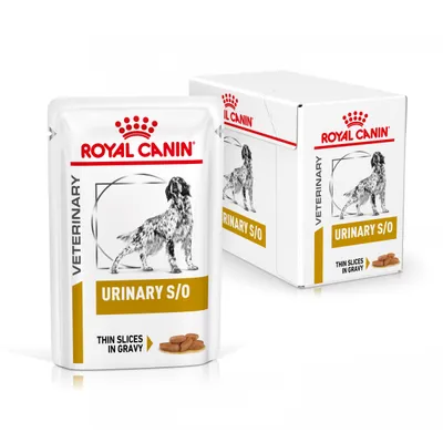 Royal Canin Veterinary Urinary S/O, tunna skivor i sås. Förpackning med hundbild och produktnamn synligt.