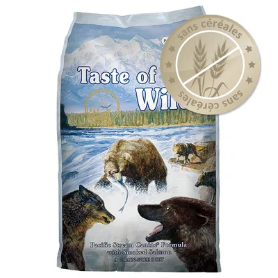 Sac Taste of the Wild Pacific Stream Canine Formula with Smoked Salmon, texte visible : sans céréales. Illustration d’animaux sauvages sur l’emballage.