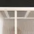 Toit en plastique transparent nervuré avec cadre en bois et revêtement supérieur noir visible, vue rapprochée du matériau et de la structure.