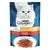 Purina Gourmet Perle, fijne reepjes in saus, met rund. Verpakking toont witte kat en geserveerd product.