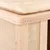 Estructura de madera con cojín beige y suave en la parte superior. Vista detallada de un mueble o accesorio.