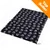 Zwart fleece dierenkleed met witte pootafdrukken, rechthoekig. Oranje hoeklabel met tekst: Top Seller. Zwart fleece dierenkleed met witte pootafdrukken, rechthoekig. Oranje hoeklabel met tekst: Top Seller.
