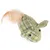 Jouet pour chat en forme de souris, tissu tressé vert à motifs jaunes et blancs, oreilles en tissu, queue en plume beige visible.