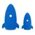 Kaksi sinistä raketinmuotoista lelua tähtiaukolla, Nomad Tales München -logo näkyvissä.