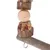 Jouet pour rongeur composé de morceaux de bois naturel empilés, incluant une boule en bois clair et un crochet métallique visible à la base.