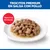 Trocitos Premium en salsa con pollo, servidos en un plato blanco. Círculo rojo con texto: Trocitos en salsa. Trocitos Premium en salsa con pollo, servidos en un plato blanco. Círculo rojo con texto: Trocitos en salsa.