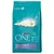 Sac de croquettes pour chat Purina ONE Coat & Hairball, 1,5 kg, riche en poulet et céréales complètes, texte en anglais, allemand, néerlandais et français visible sur l’emballage.