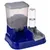 Distributeur automatique bleu et gris avec réservoir de croquettes transparent à gauche et bouteille d’eau retournée à droite, deux compartiments pour nourriture et eau visibles.