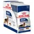 Упаковка паучей Royal Canin Maxi Adult 140 г, изображение крупной собаки, надписи: MAXI, Adult, для собак от 15 месяцев до 8 лет, кусочки в соусе.