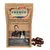 Balení FRESCO dog foods, Trainingsknöchelchen Hirsch mit Blau- und Kranbeeren, Der Martin Rütter Trainingssnack, 150 g. Zobrazené kousky pamlsku vedle obalu.
