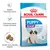 Royal Canin Puppy Giant 2–8 months. Sistema inmunitario fuerte, crecimiento intenso, energía controlada, tamaño de la croqueta adaptado. Imagen de croquetas y cachorro en el envase.