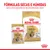 Royal Canin Shih Tzu Adult seco e húmido, embalagens visíveis com cão da raça Shih Tzu. Texto: FÓRMULAS SECAS E HÚMIDAS para uma experiência de alimentação ideal.