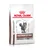 Sachet Royal Canin Veterinary Gastrointestinal Moderate Calorie pour chat, texte visible : GASTROINTESTINAL, MODERATE CALORIE, VETERINARY, image d’un chat sur l’emballage.