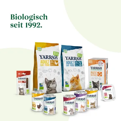 Yarrah Bio-Katzenfutter seit 1992. Verschiedene Produkte: Trockenfutter, Nassfutter, Snacks. Sichtbare Angaben: 100% biologisch, getreidefrei, Protein- und Fettwerte.