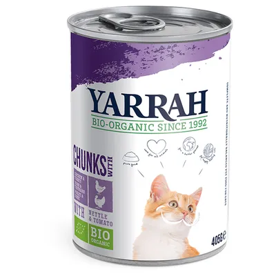 Yarrah Bio-Organic Since 1992 kissanruokapurkki, CHUNKS WITH chicken & turkey, with nettle & tomato, BIO ORGANIC, 405 g. Kuvassa oranssivalkoinen kissa.