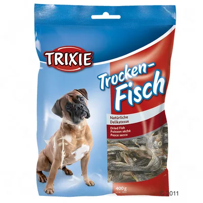 Opakowanie Trixie Trocken-Fisch, naturalna delikatesa z suszonych ryb, 400 g. Widoczny pies oraz przezroczyste okienko z zawartością produktu. Tekst w języku niemieckim i angielskim.