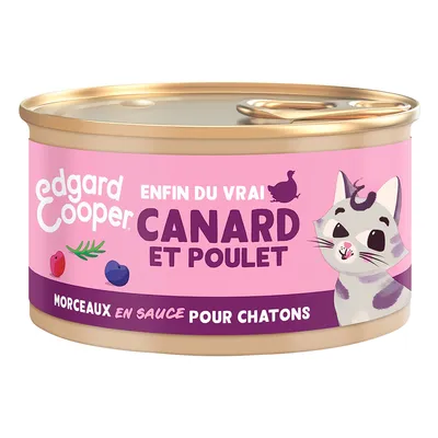 Boîte Edgard Cooper, enfin du vrai canard et poulet, morceaux en sauce pour chatons. Illustration de chaton, fruits et texte visible sur l’emballage.