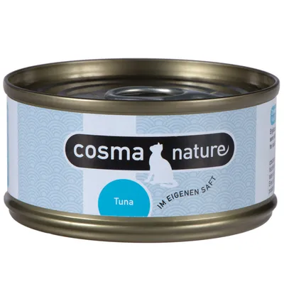 Boîte de nourriture pour chat Cosma Nature, texte visible : Tuna, IM EIGENEN SAFT. Étiquette bleue et blanche avec silhouette de chat.