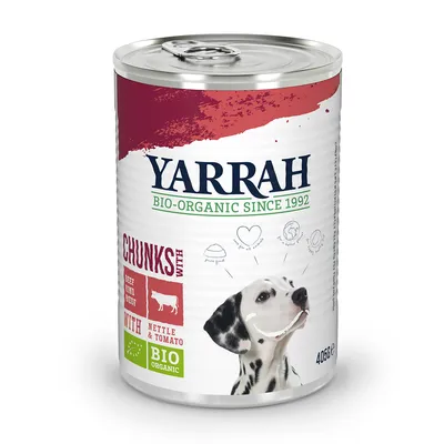 Yarrah Bio-Organic Since 1992, Chunks with Beef with Nettle & Tomato, BIO ORGANIC, lattina da 405 g con immagine di cane dalmata. Testo e marchi visibili sull'etichetta.