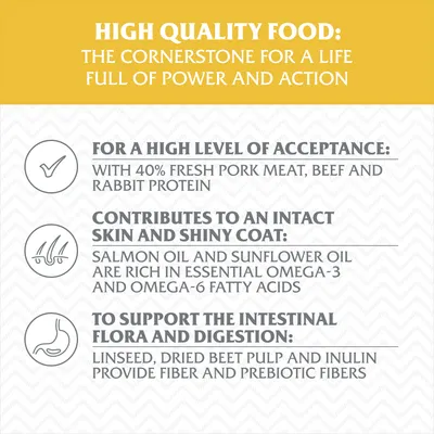 Text v angličtine: High quality food, for a high level of acceptance with 40% fresh pork meat, beef and rabbit protein, contributes to an intact skin and shiny coat, to support the intestinal flora and digestion.