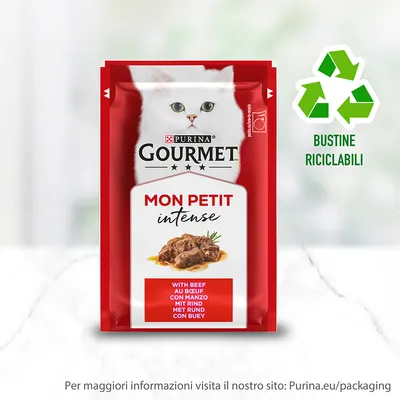 Purina Gourmet Mon Petit Intense con manzo, bustina per gatto. Testo visibile: 'BUSTINE RICICLABILI'.