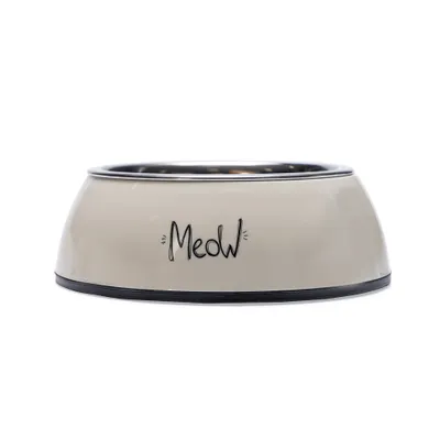 Karlie Yaren macskatál