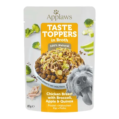 Applaws Taste Toppers in Broth, 100% Natural, Chicken Breast with Broccoli, Apple & Quinoa, complemento per crocchette per cani, confezione da 85 g. Immagine di cane e ciotola di cibo.